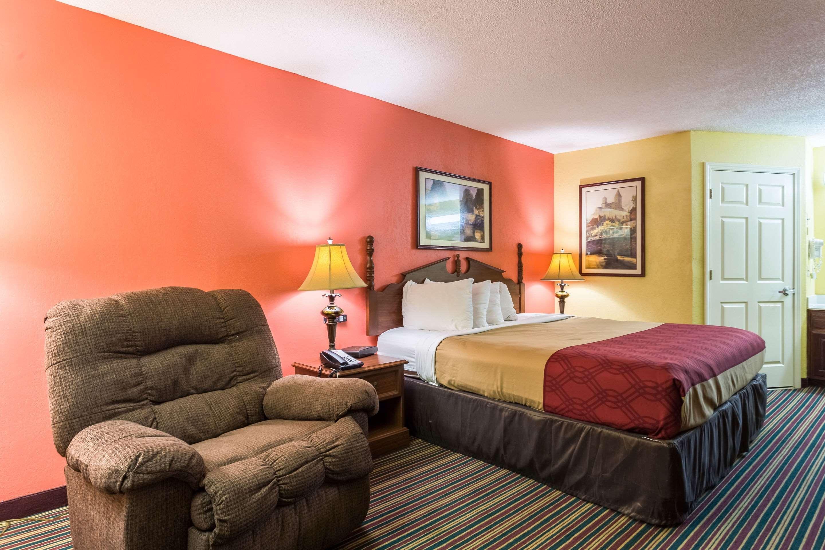 Econo Lodge Tupelo Exterior foto